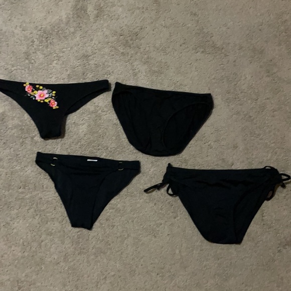 Bathing suits - Picture 7 of 7